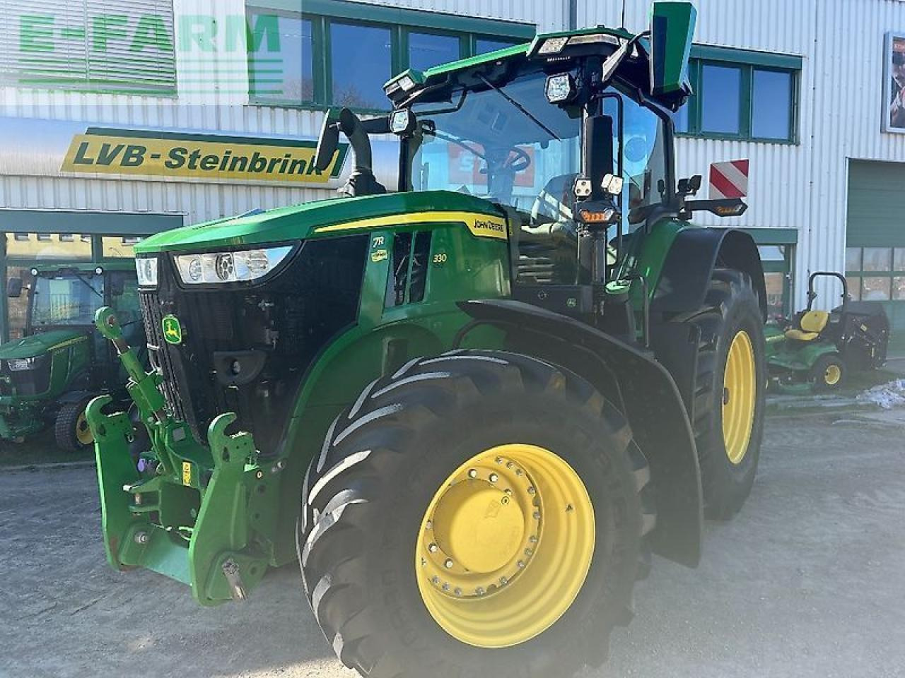 John Deere 7r 330 - Трактор: фото 1 John Deere 7r 330 - Трактор: фото 1
