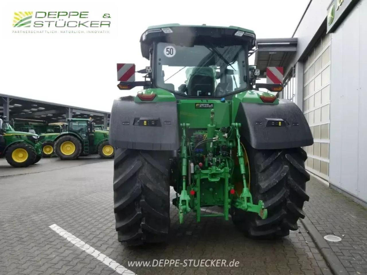 John Deere 7r330 - Трактор: фото 4 John Deere 7r330 - Трактор: фото 4