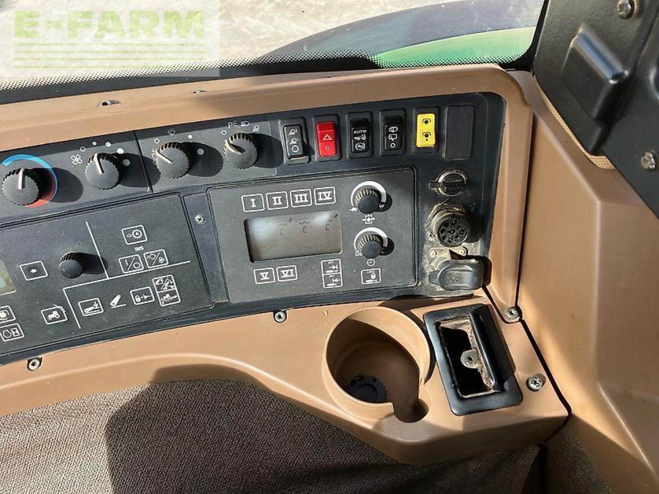 Трактор John Deere 8230 ils, powr shift: фото 36 Трактор John Deere 8230 ils, powr shift: фото 36