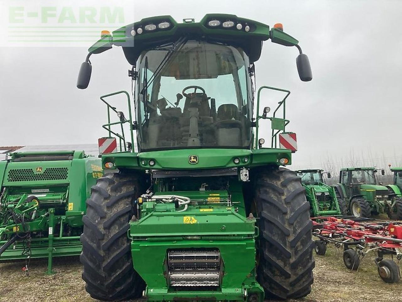 John Deere 8300 my18 - Кормоуборочный комбайн: фото 5 John Deere 8300 my18 - Кормоуборочный комбайн: фото 5