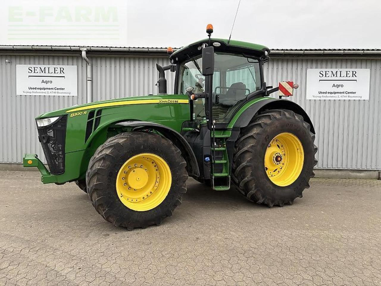John Deere 8320r - Трактор: фото 1 John Deere 8320r - Трактор: фото 1