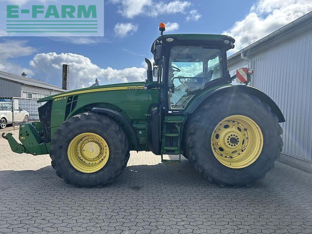 John Deere 8320r - Трактор: фото 2 John Deere 8320r - Трактор: фото 2