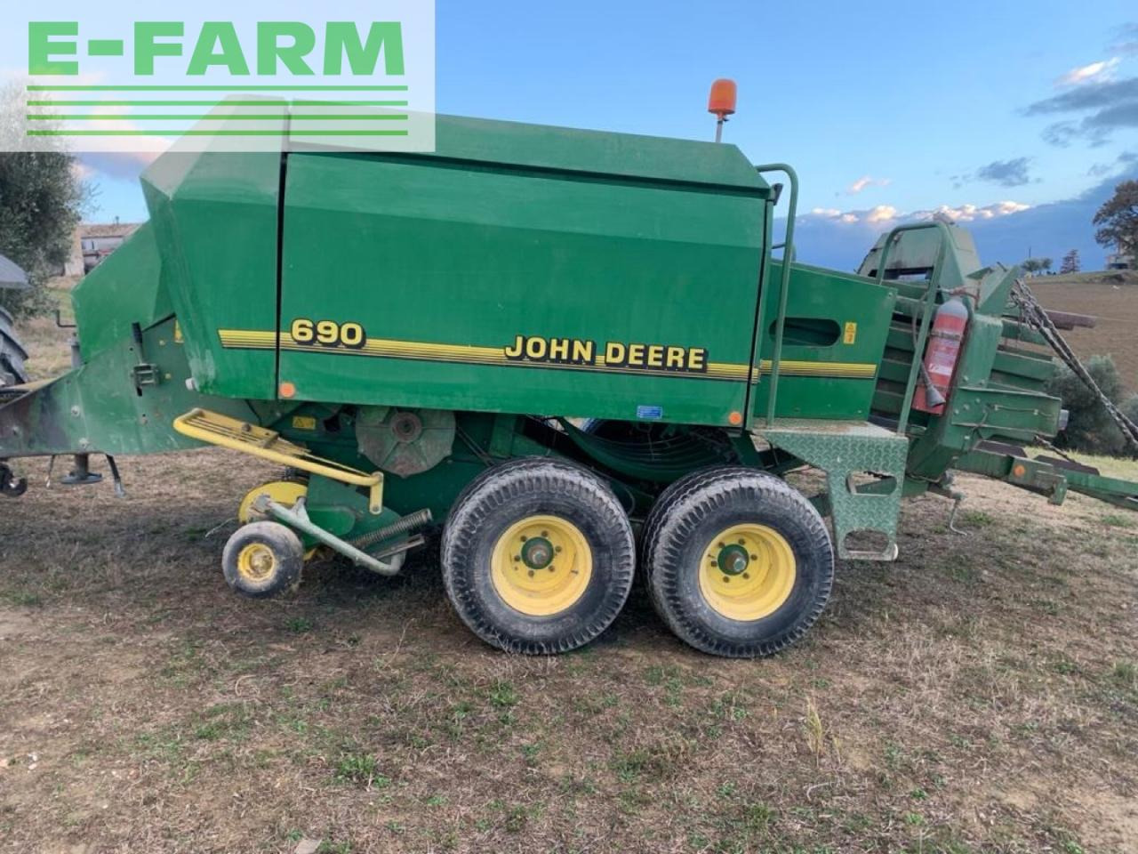 John Deere John Deere 690 - Пресс-подборщик тюковый: фото 4 John Deere John Deere 690 - Пресс-подборщик тюковый: фото 4