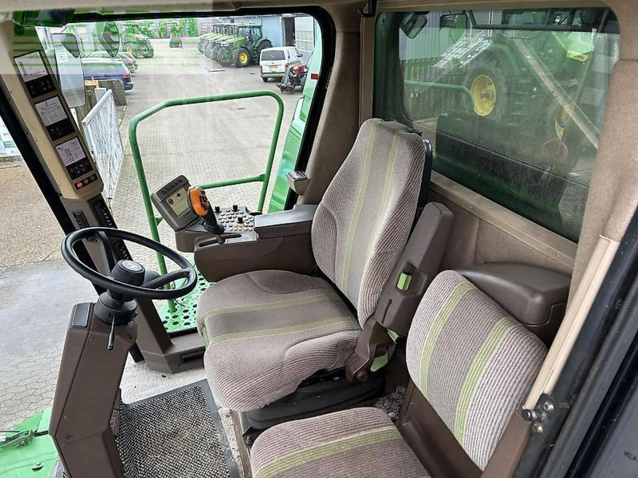 John Deere t670 - Зерноуборочный комбайн: фото 5 John Deere t670 - Зерноуборочный комбайн: фото 5