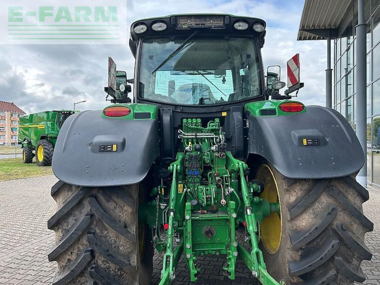 John Deere traktor 6215r - Трактор: фото 3 John Deere traktor 6215r - Трактор: фото 3
