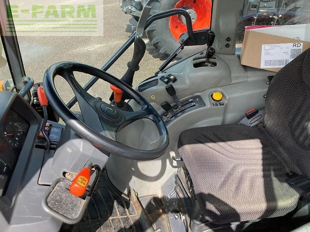 Kubota m7040 - Трактор: фото 3 Kubota m7040 - Трактор: фото 3