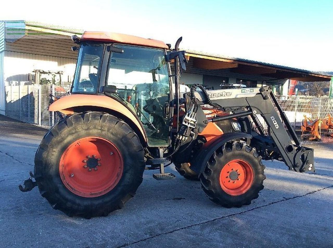 Kubota m7040 - Трактор: фото 5 Kubota m7040 - Трактор: фото 5