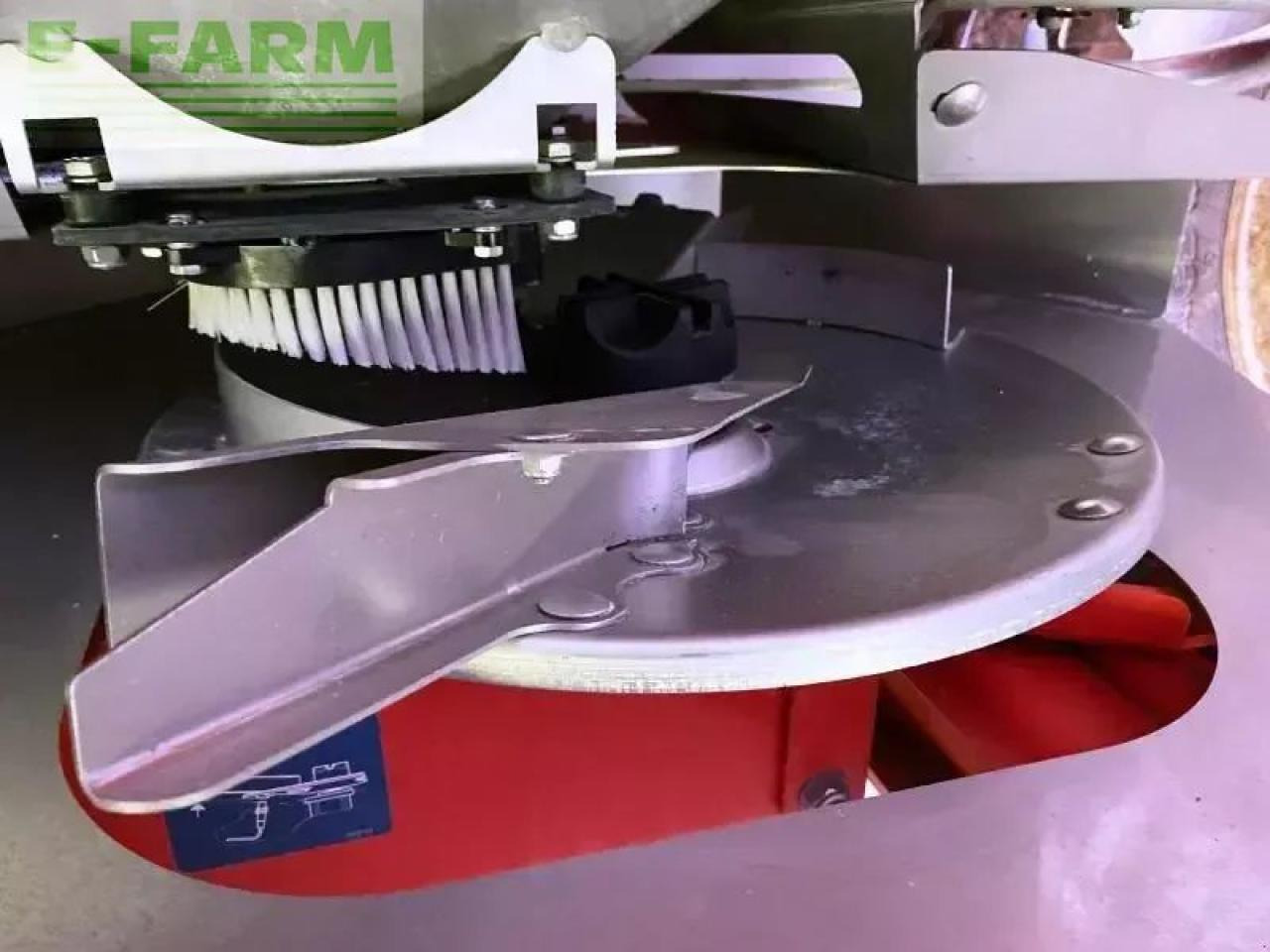 Kuhn axera 1102 h-emc - Разбрасыватель удобрений: фото 5 Kuhn axera 1102 h-emc - Разбрасыватель удобрений: фото 5