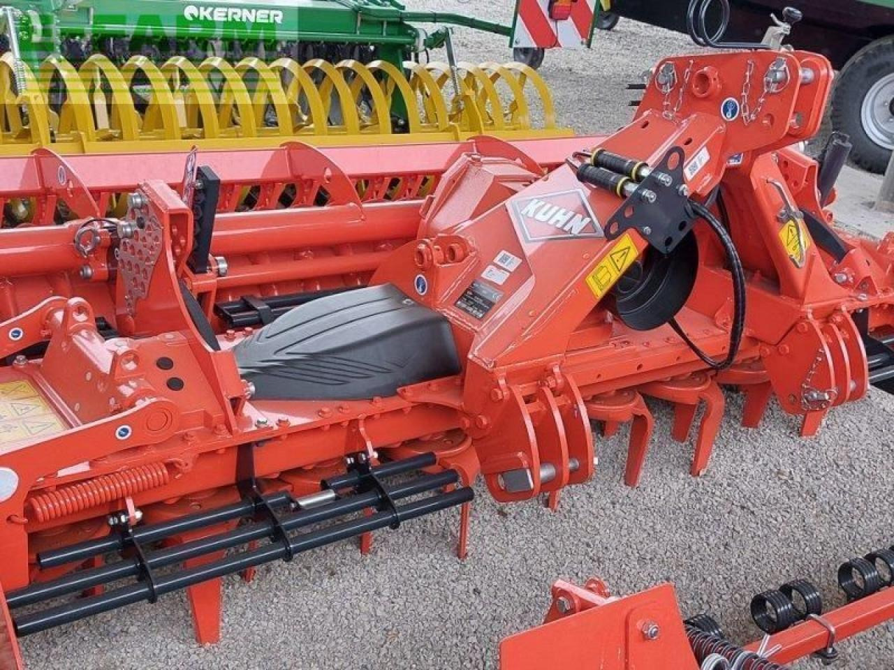 Kuhn hr 3020 - Дисковая борона: фото 1 Kuhn hr 3020 - Дисковая борона: фото 1