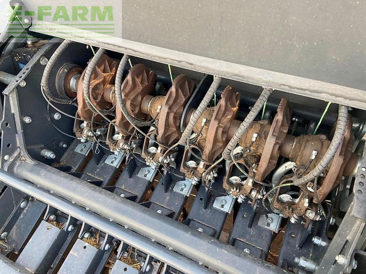 Пресс-подборщик тюковый Kuhn lsb 1290d: фото 40 Пресс-подборщик тюковый Kuhn lsb 1290d: фото 40