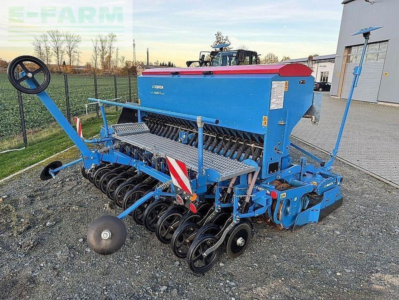 Lemken saphir 8 / 300 ds + zirkon 8 / 300 - Сеялка: фото 3 Lemken saphir 8 / 300 ds + zirkon 8 / 300 - Сеялка: фото 3