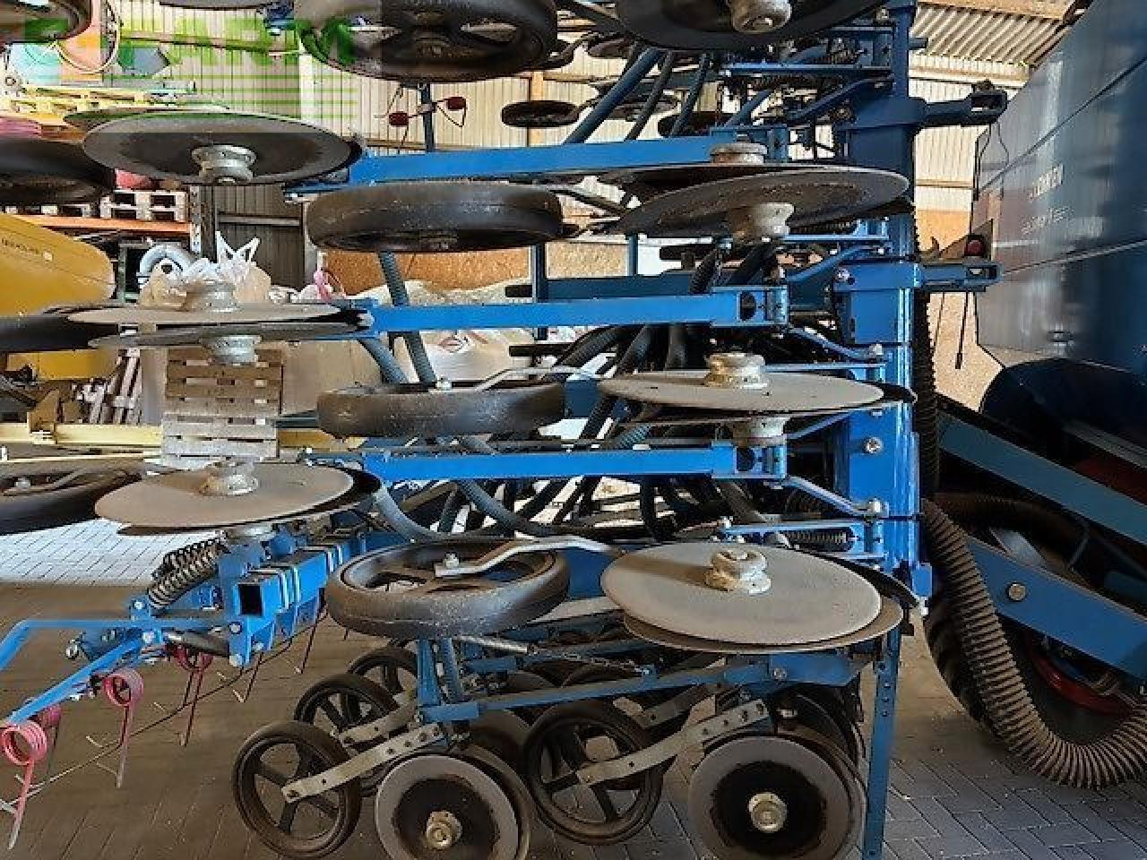 Lemken solitär 9/600 ka - ds 125 mit zirkon 12/600 ka - Сеялка: фото 2 Lemken solitär 9/600 ka - ds 125 mit zirkon 12/600 ka - Сеялка: фото 2