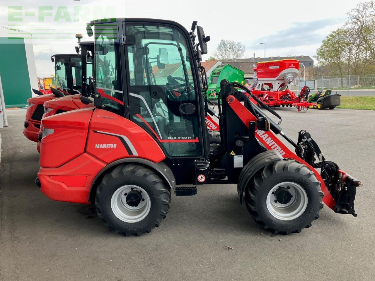 Manitou manitou mla 4-50 - Мини-экскаватор: фото 3 Manitou manitou mla 4-50 - Мини-экскаватор: фото 3