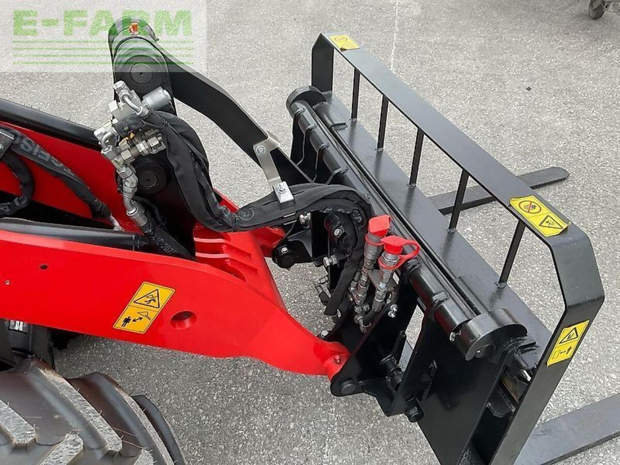 Компактный фронтальный погрузчик Manitou mla 3-25 h: фото 13