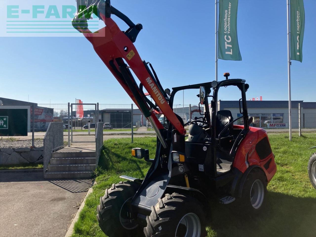 Manitou mla5-50 - Мини-экскаватор: фото 1 Manitou mla5-50 - Мини-экскаватор: фото 1