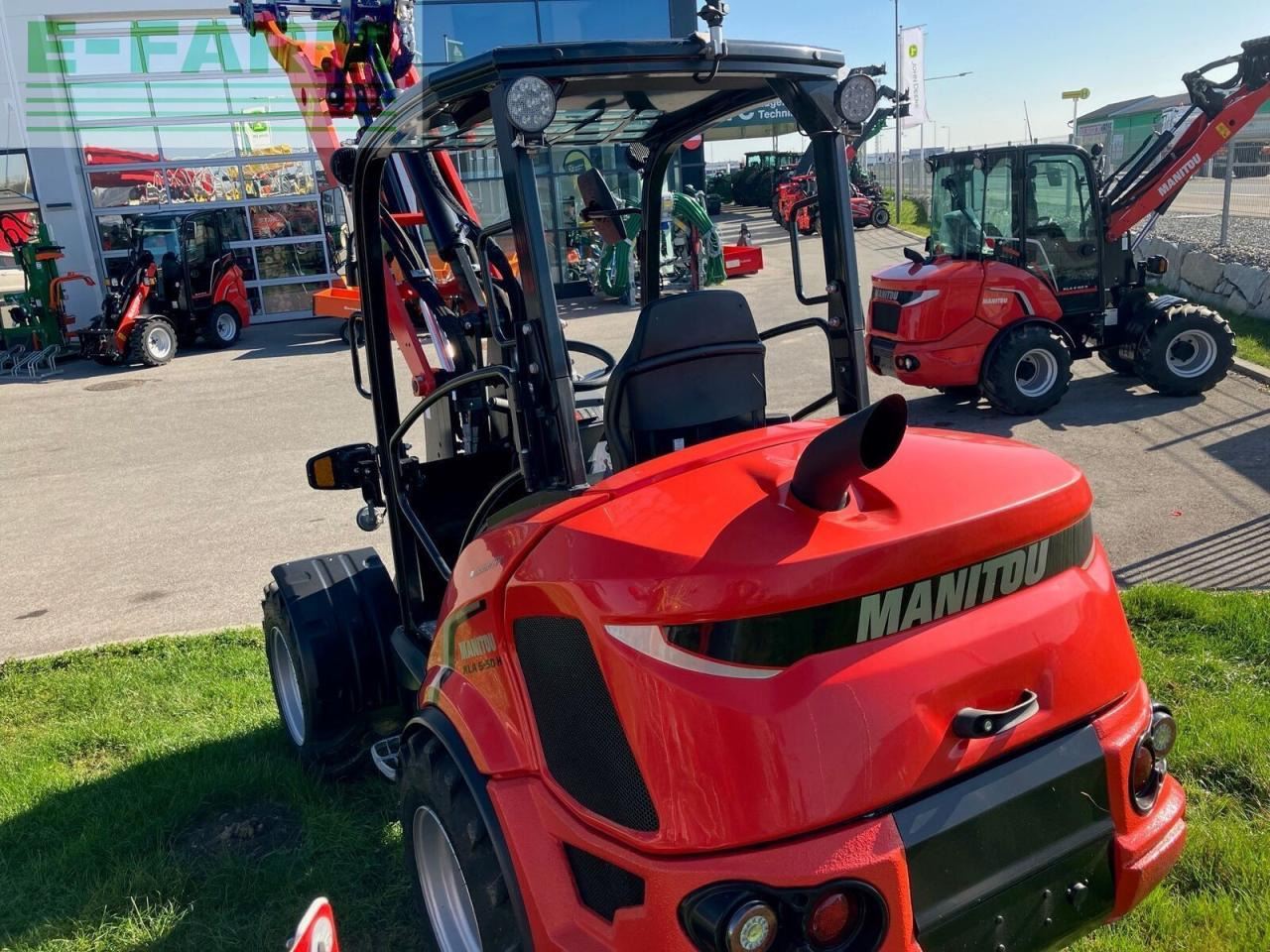 Manitou mla5-50 - Мини-экскаватор: фото 4 Manitou mla5-50 - Мини-экскаватор: фото 4