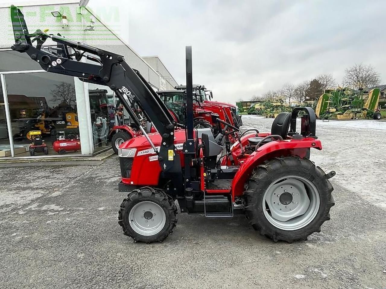 Massey Ferguson 1740 e - Трактор: фото 2 Massey Ferguson 1740 e - Трактор: фото 2