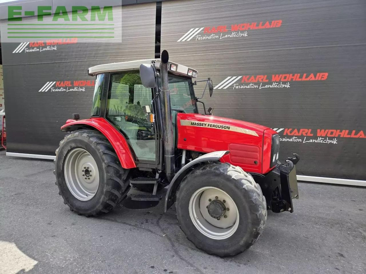 Massey Ferguson 6235-4 - Трактор: фото 1 Massey Ferguson 6235-4 - Трактор: фото 1