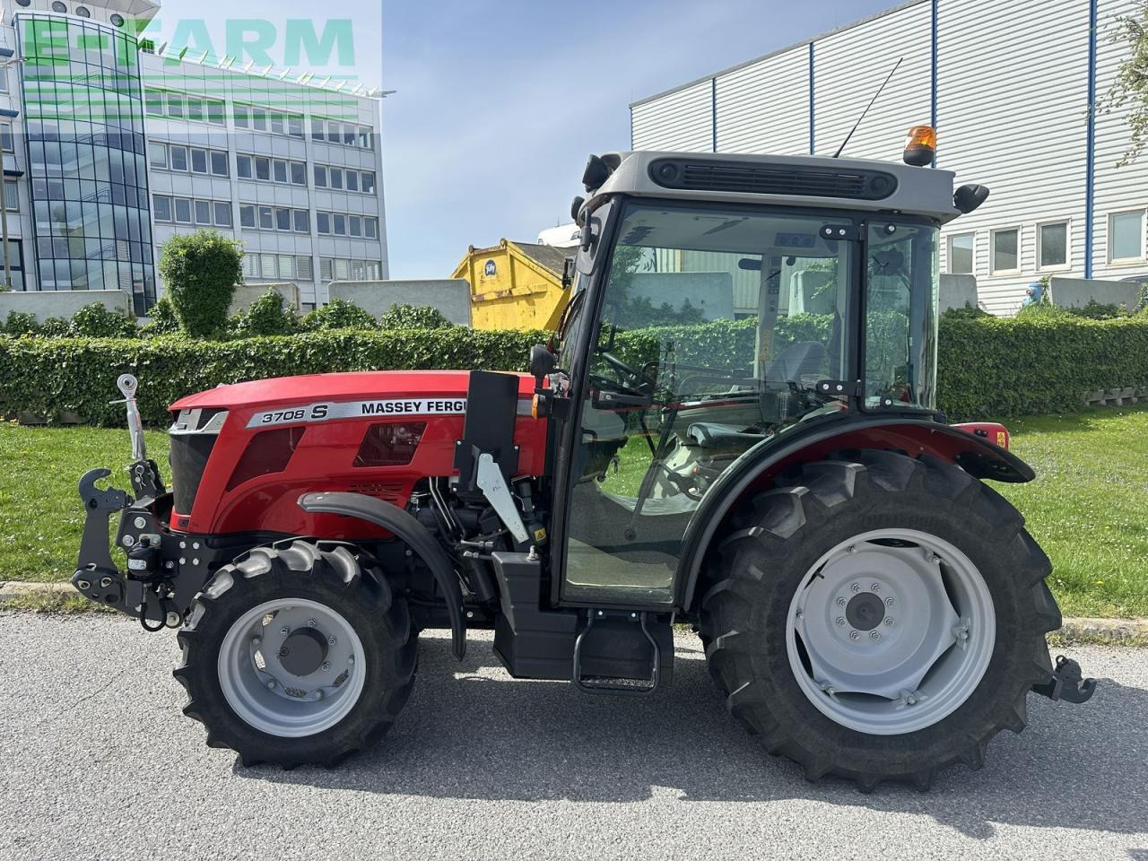 Massey Ferguson mf 3708 - Трактор: фото 3 Massey Ferguson mf 3708 - Трактор: фото 3