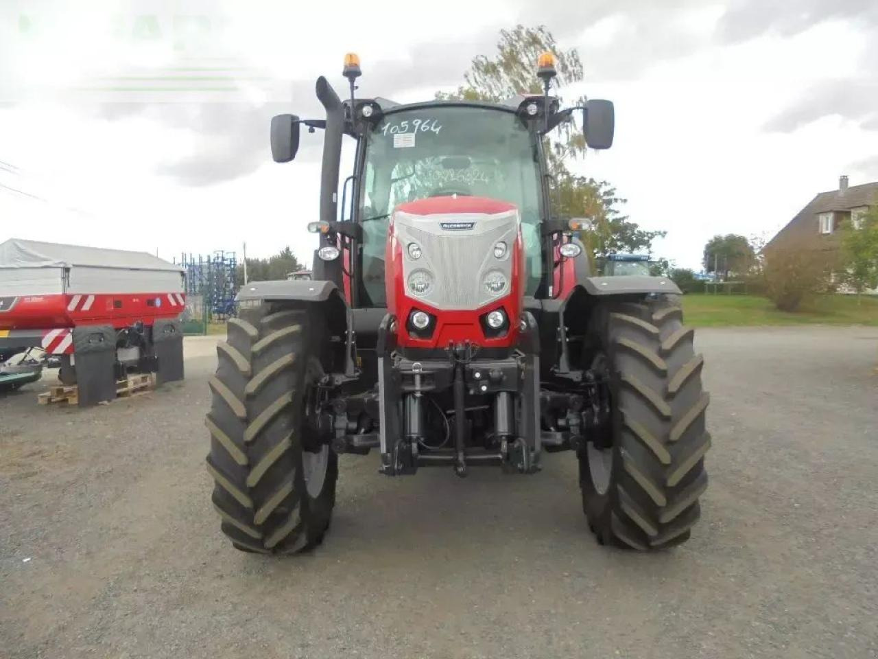 McCormick x6-415m - Трактор: фото 3 McCormick x6-415m - Трактор: фото 3