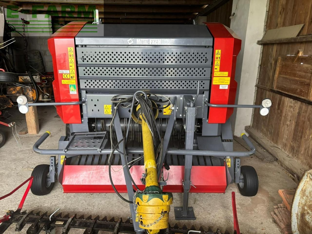 Metal-Fach Z562RN - Пресс-подборщик тюковый: фото 1 Metal-Fach Z562RN - Пресс-подборщик тюковый: фото 1
