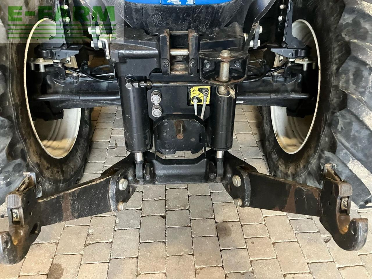 New Holland T7.220 - Трактор: фото 2 New Holland T7.220 - Трактор: фото 2