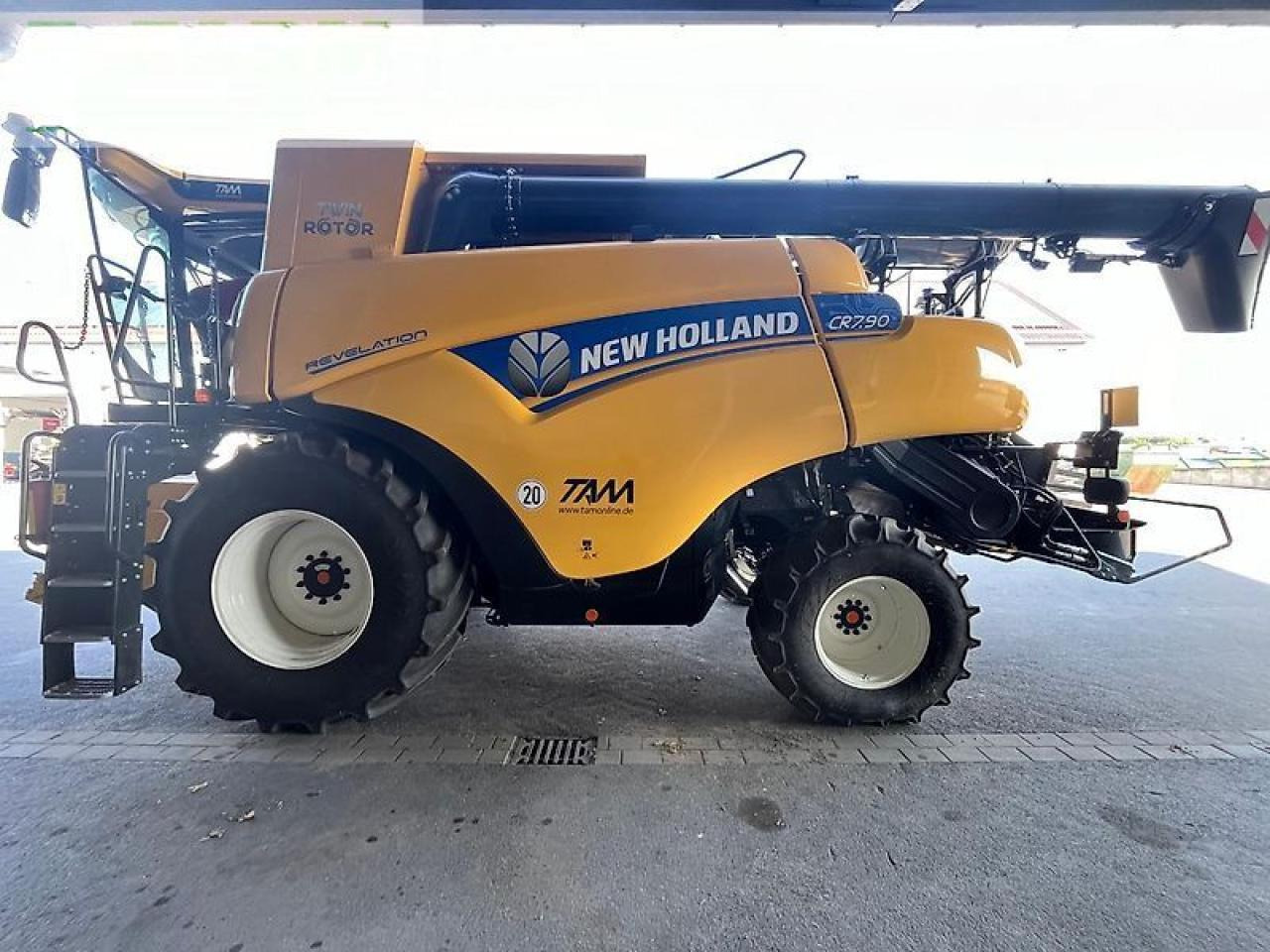 New Holland cr 7.90 + 8,53m sw + ssw - Зерноуборочный комбайн: фото 1 New Holland cr 7.90 + 8,53m sw + ssw - Зерноуборочный комбайн: фото 1
