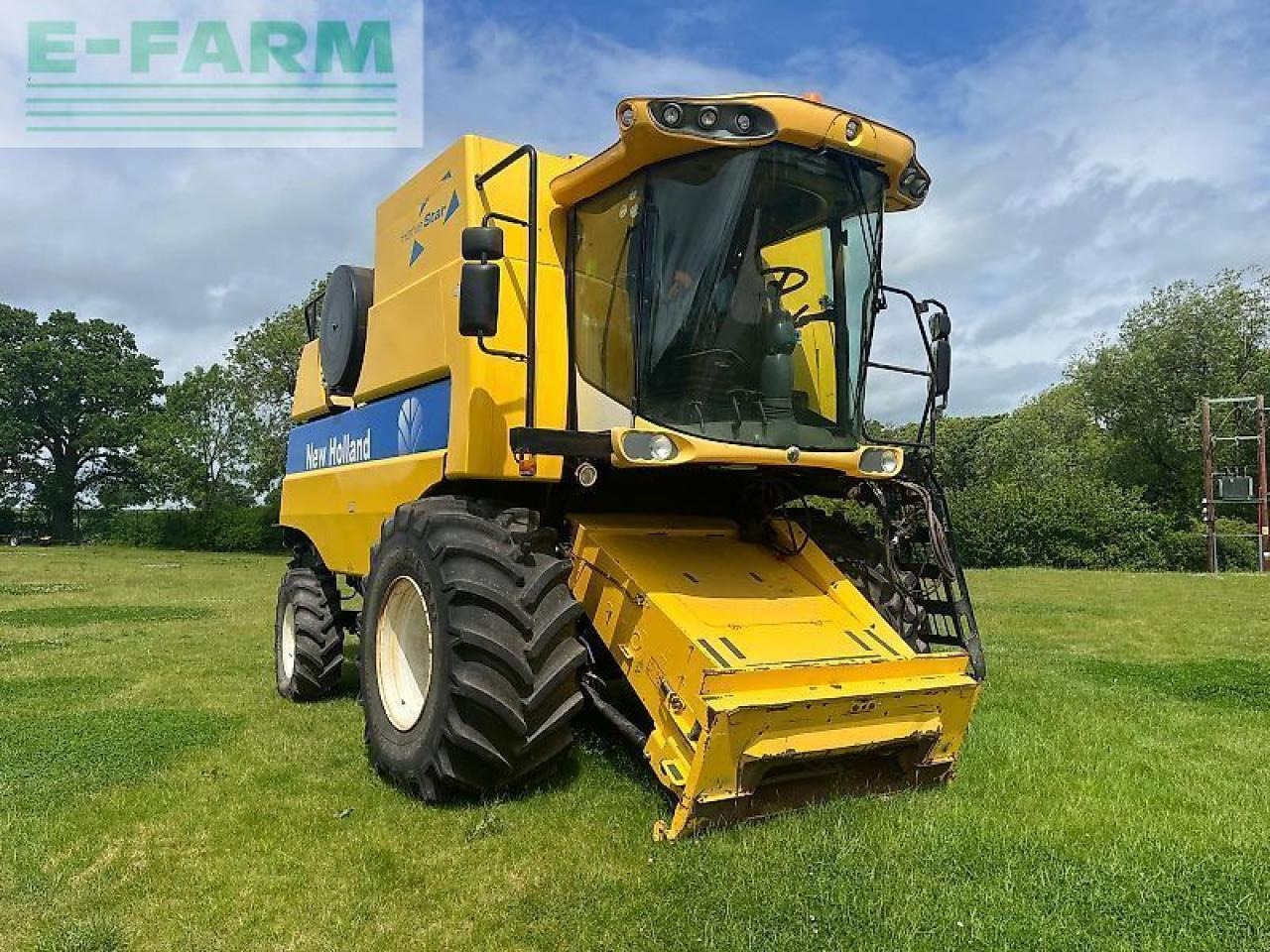 New Holland csx 7060 - Зерноуборочный комбайн: фото 1 New Holland csx 7060 - Зерноуборочный комбайн: фото 1