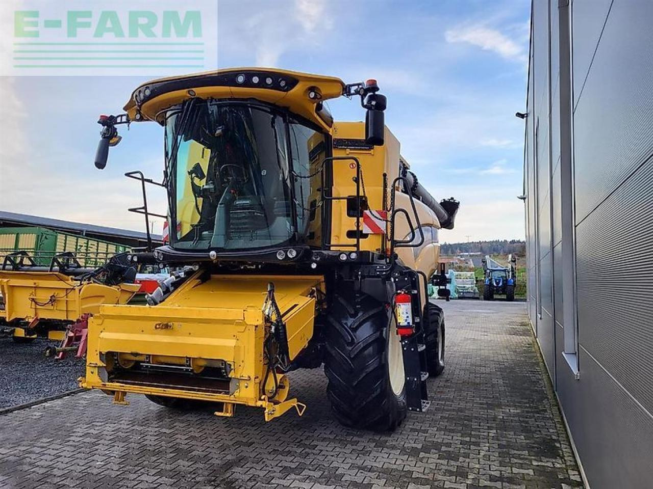 New Holland cx 8.80 allrad - Зерноуборочный комбайн: фото 2 New Holland cx 8.80 allrad - Зерноуборочный комбайн: фото 2