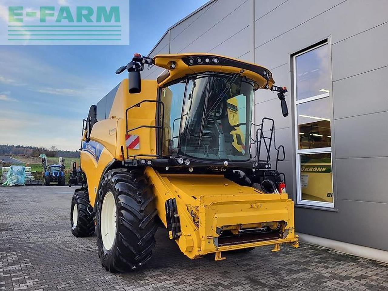 New Holland cx 8.80 allrad - Зерноуборочный комбайн: фото 1 New Holland cx 8.80 allrad - Зерноуборочный комбайн: фото 1
