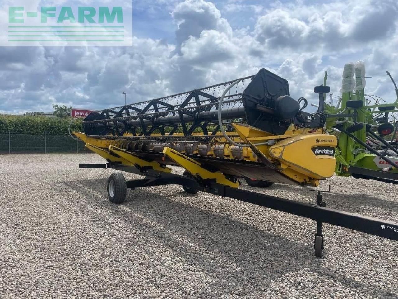 New Holland cx 8080 - Зерноуборочный комбайн: фото 2 New Holland cx 8080 - Зерноуборочный комбайн: фото 2