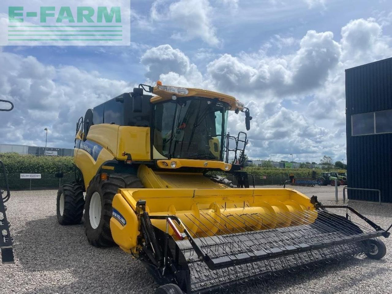 New Holland cx 8080 - Зерноуборочный комбайн: фото 5 New Holland cx 8080 - Зерноуборочный комбайн: фото 5