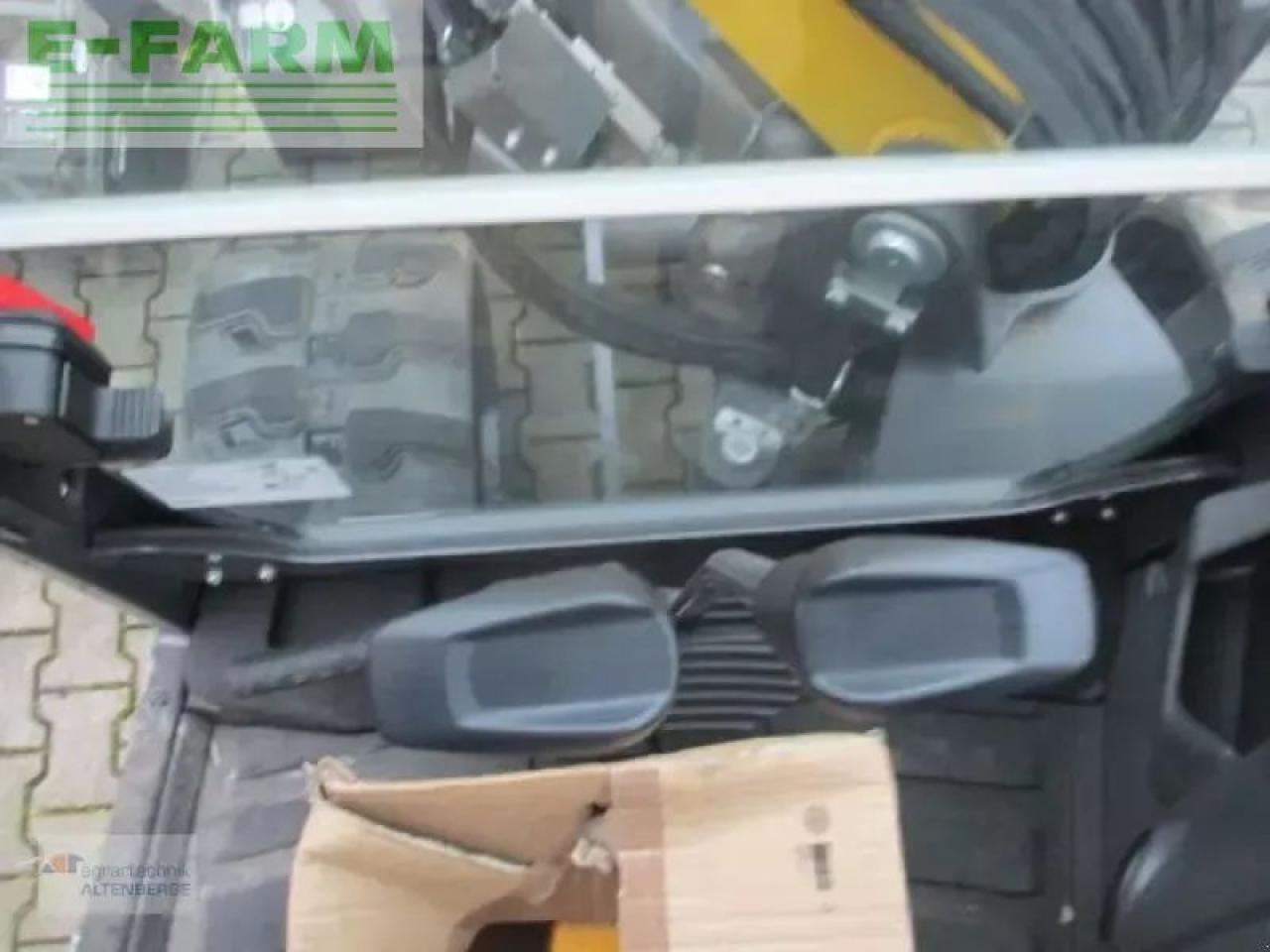 Мини-экскаватор New Holland e55d: фото 10