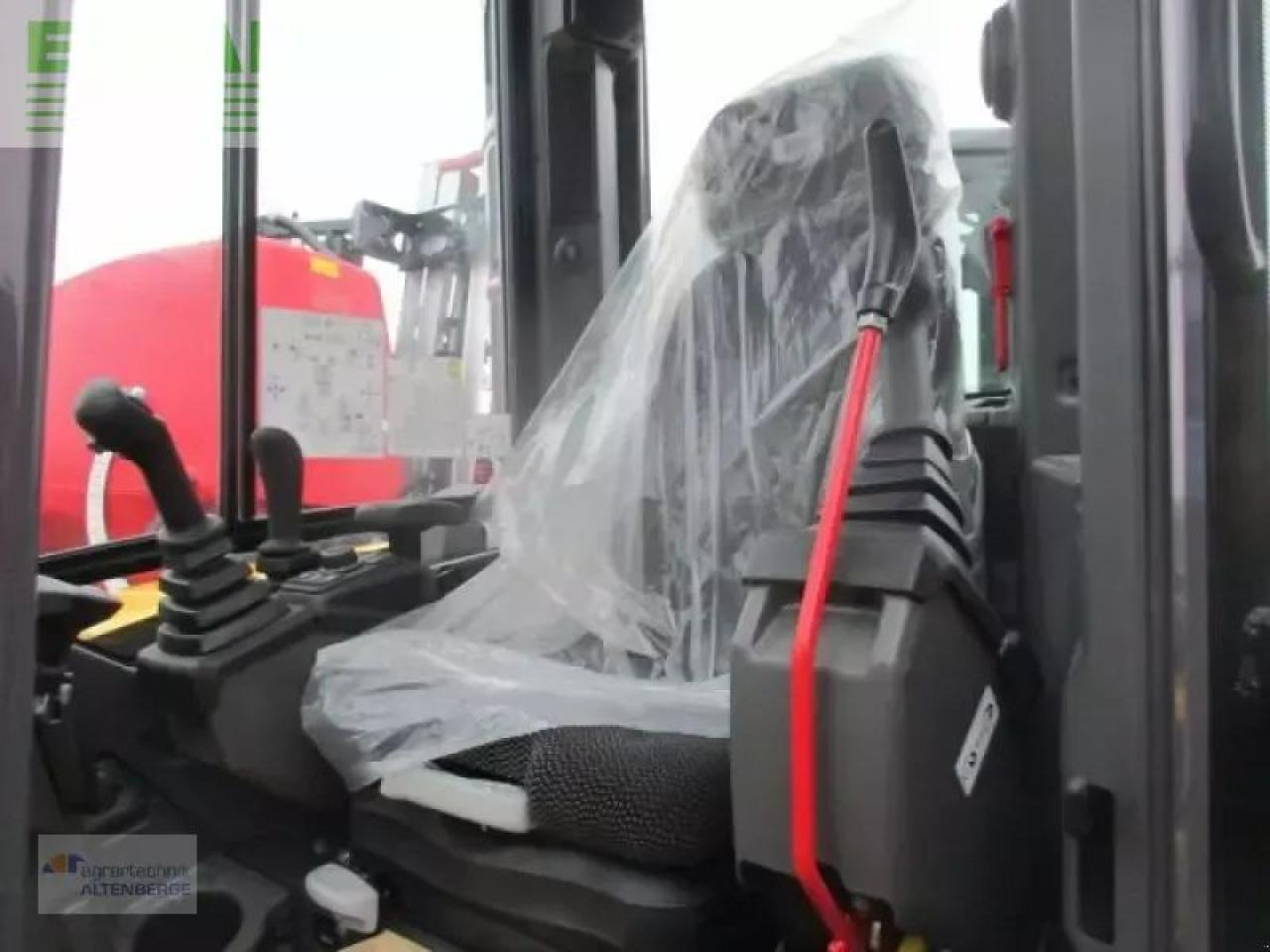 Мини-экскаватор New Holland e55d: фото 7