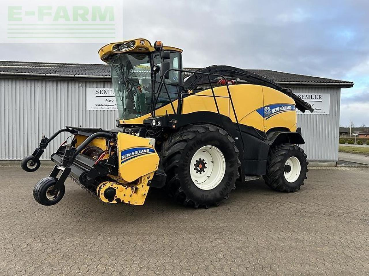 New Holland fr 600 - Кормоуборочный комбайн: фото 1 New Holland fr 600 - Кормоуборочный комбайн: фото 1