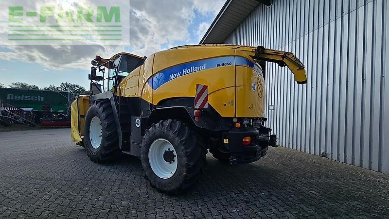 New Holland fr 9050 - Кормоуборочный комбайн: фото 4 New Holland fr 9050 - Кормоуборочный комбайн: фото 4