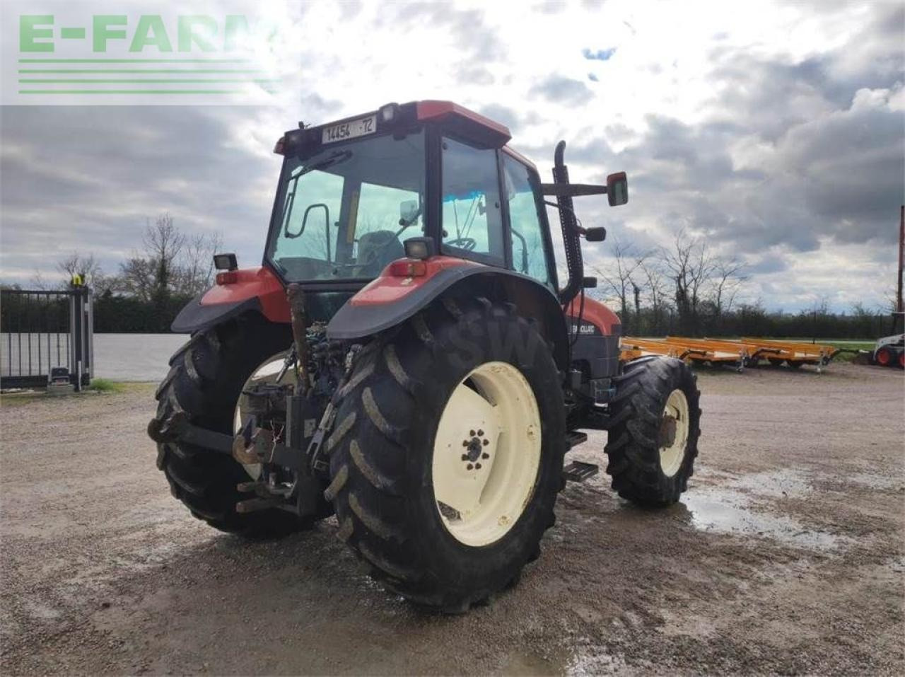 New Holland m100 - Трактор: фото 3 New Holland m100 - Трактор: фото 3