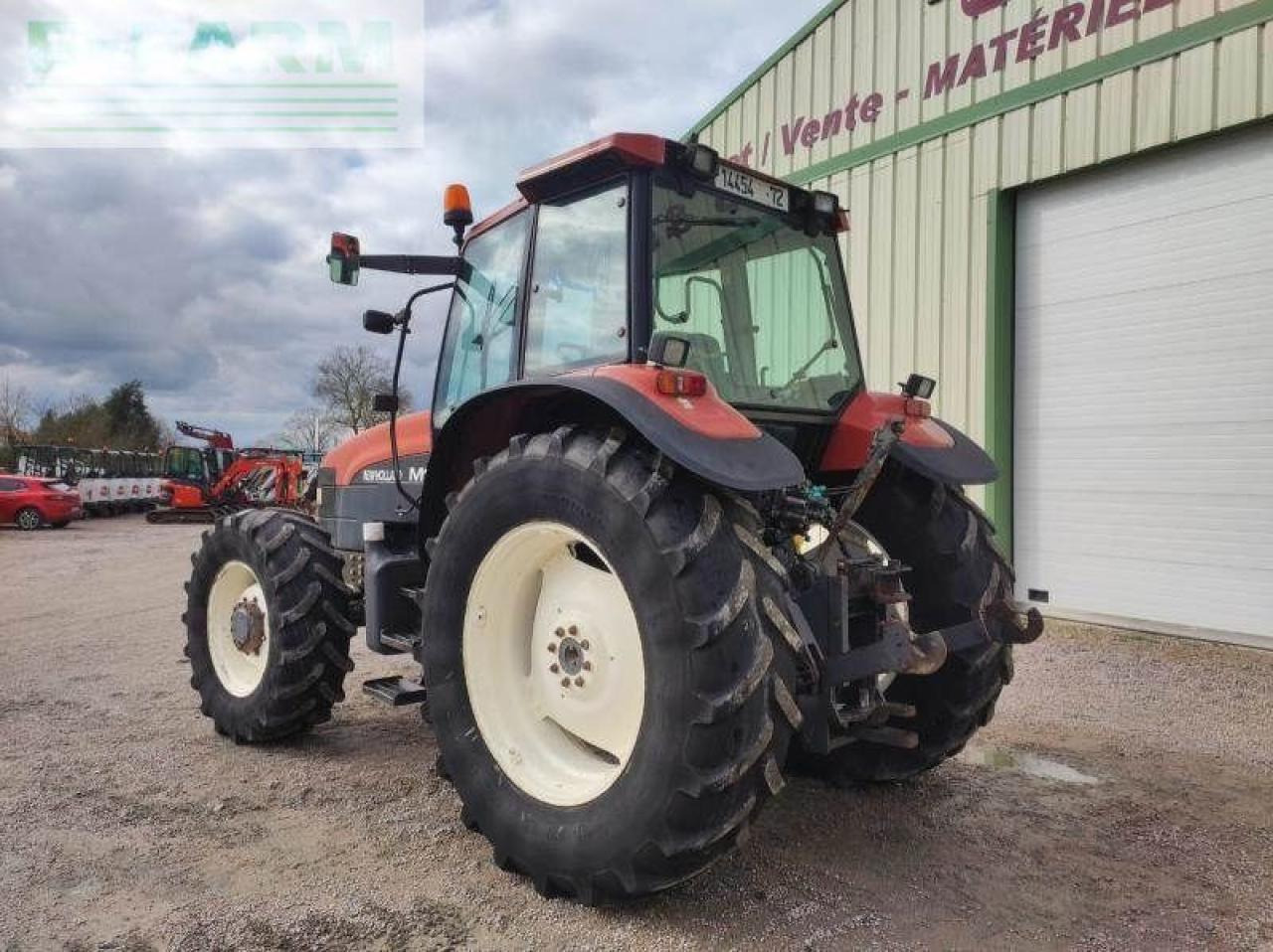 New Holland m100 - Трактор: фото 2 New Holland m100 - Трактор: фото 2