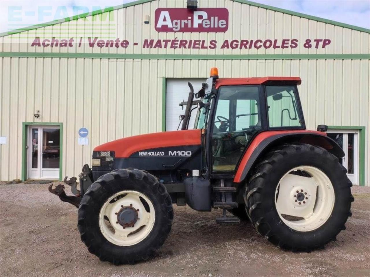 New Holland m100 - Трактор: фото 1 New Holland m100 - Трактор: фото 1