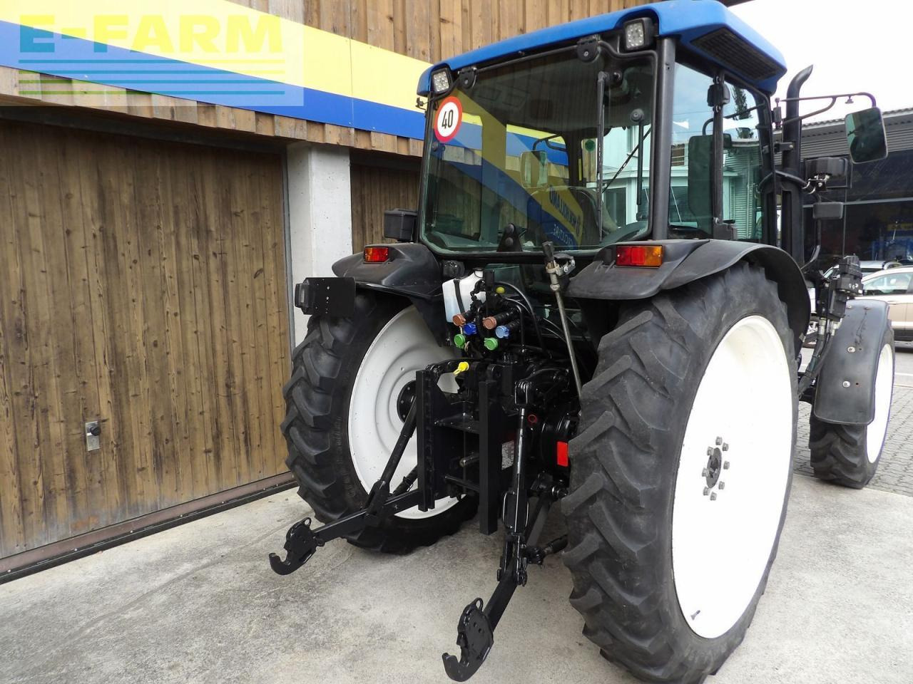 New Holland new holland tn 85 ss - Трактор: фото 3 New Holland new holland tn 85 ss - Трактор: фото 3