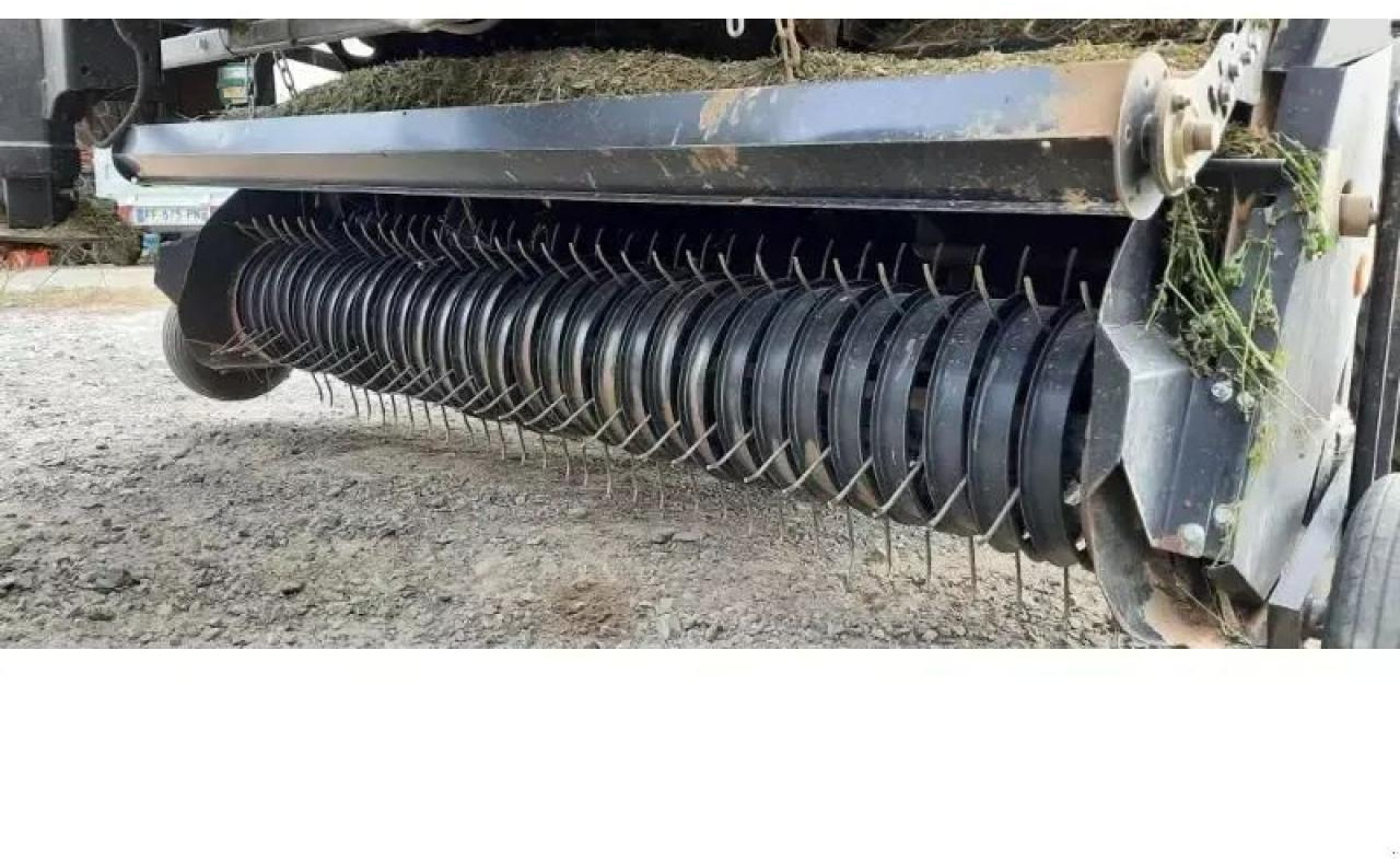 New Holland roll-belt180 - Пресс-подборщик тюковый: фото 5 New Holland roll-belt180 - Пресс-подборщик тюковый: фото 5