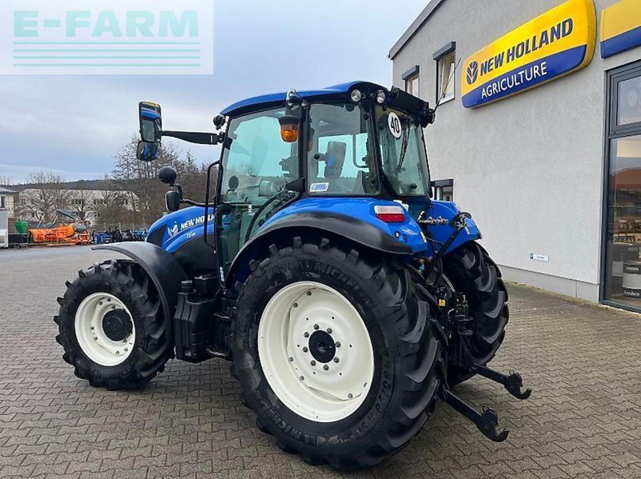 New Holland t 5.95 - Трактор: фото 3 New Holland t 5.95 - Трактор: фото 3