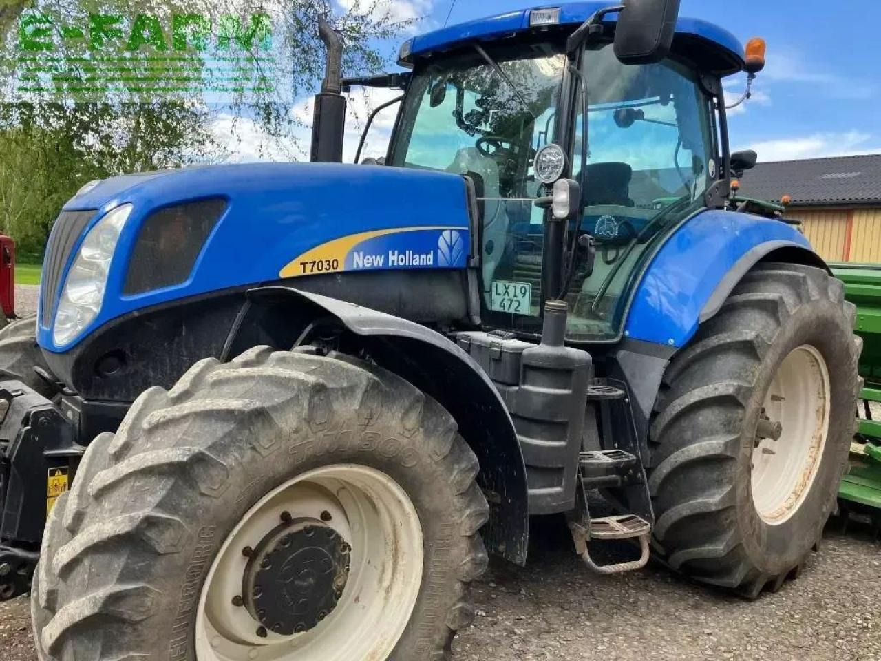 New Holland t 7030 pc PC - Трактор: фото 1 New Holland t 7030 pc PC - Трактор: фото 1