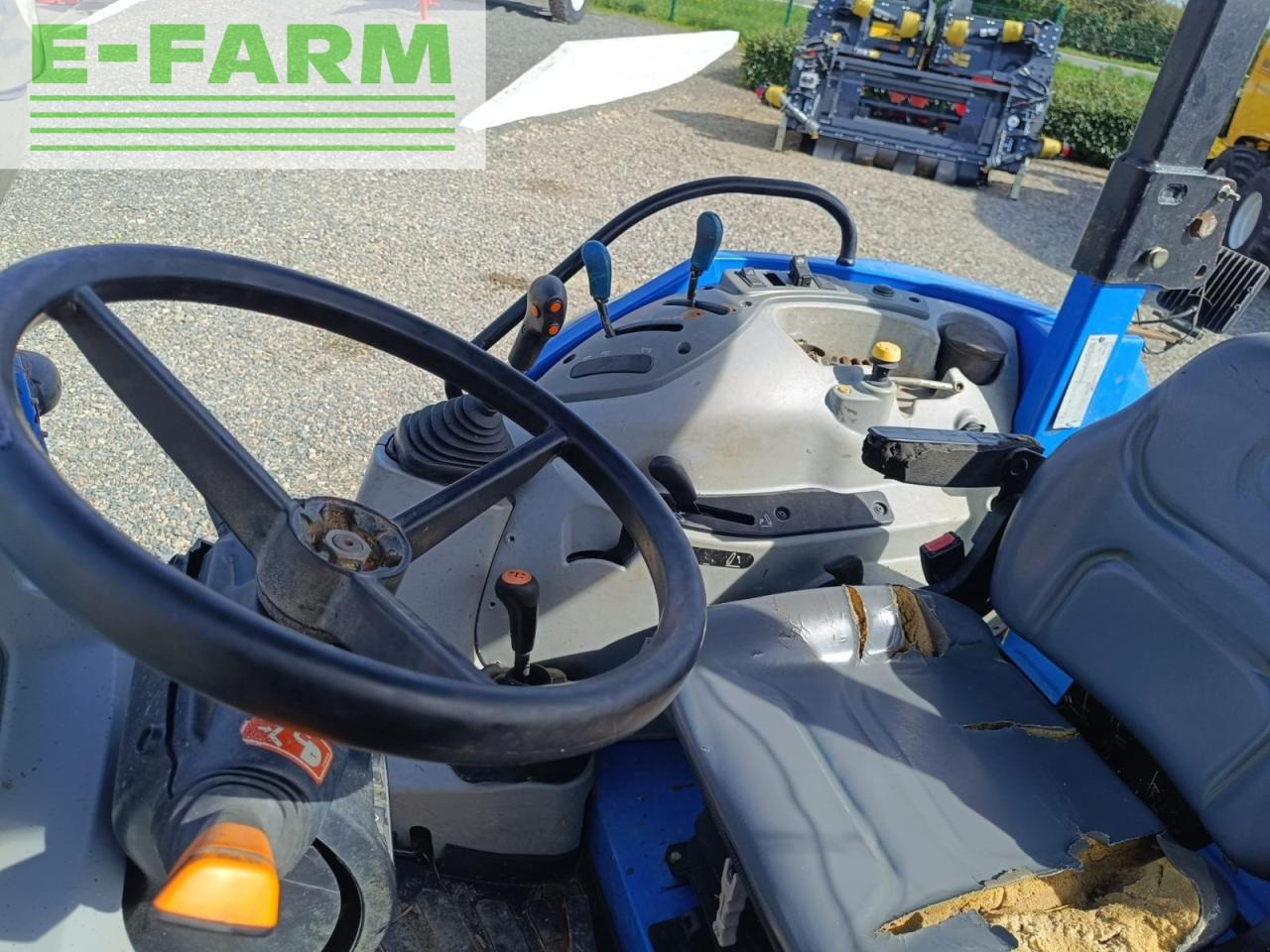 New Holland t5.115dc - Трактор: фото 4 New Holland t5.115dc - Трактор: фото 4