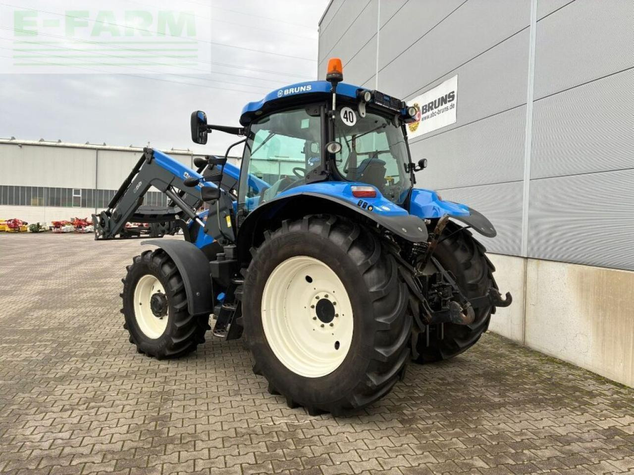 New Holland t6.140 electrocommand - Трактор: фото 3 New Holland t6.140 electrocommand - Трактор: фото 3
