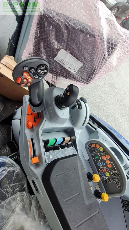 Трактор New Holland t6.160 dynamic command sidewinder ii (stage v) SideWinder II: фото 11 Трактор New Holland t6.160 dynamic command sidewinder ii (stage v) SideWinder II: фото 11