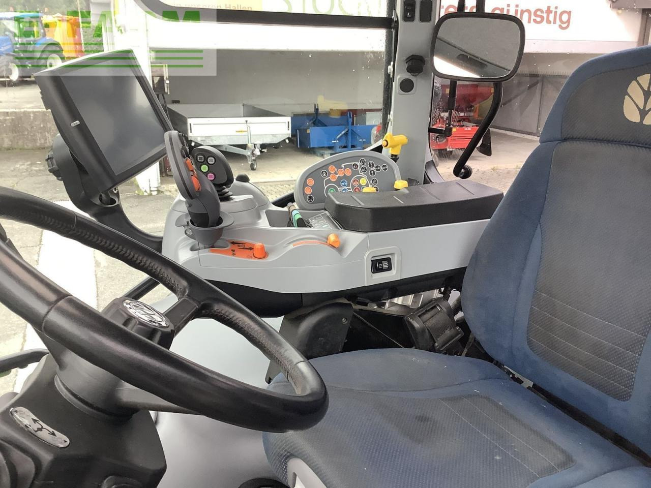 New Holland t6.165 dynamic command sidewinder ii - Трактор: фото 5 New Holland t6.165 dynamic command sidewinder ii - Трактор: фото 5