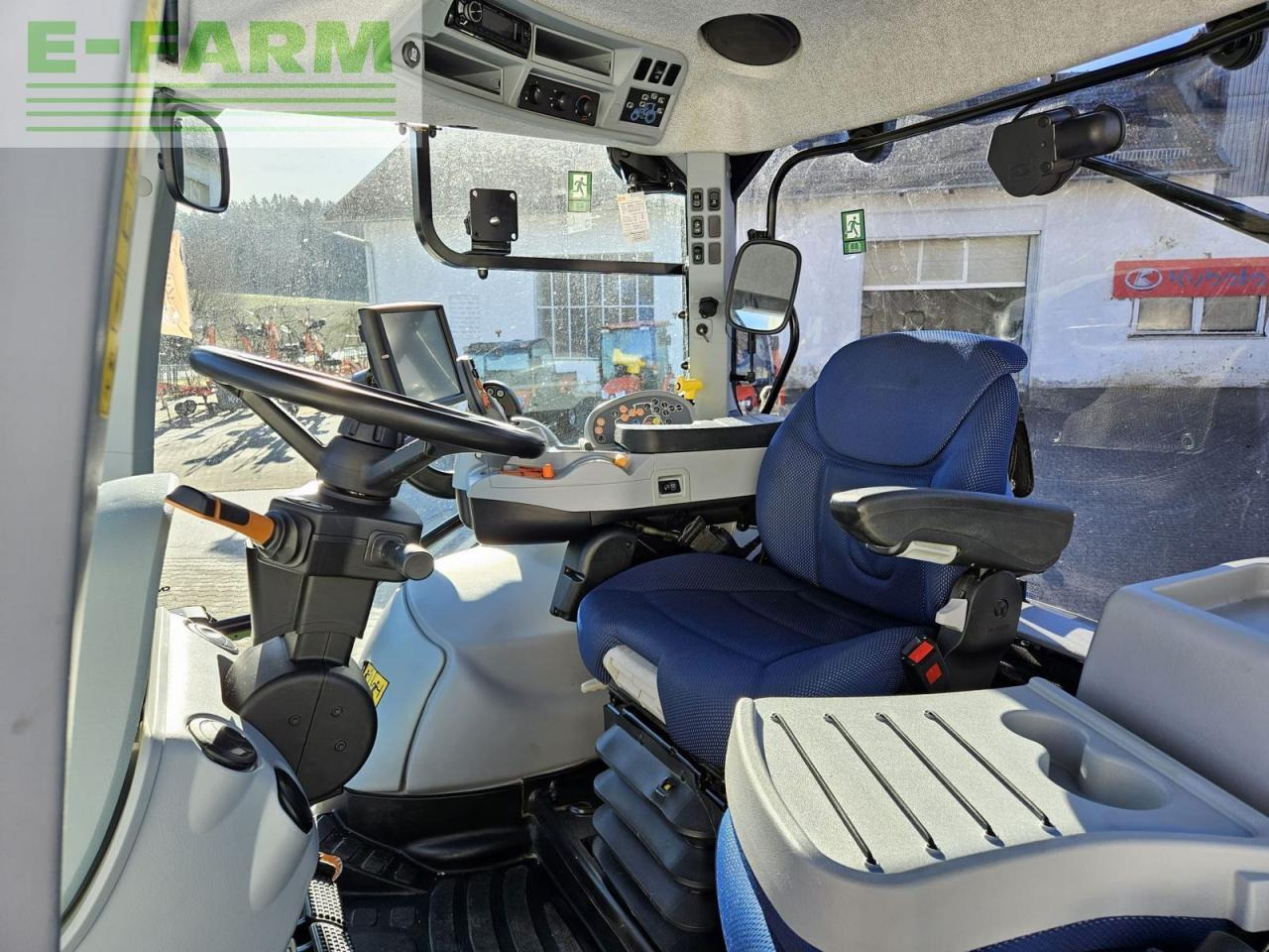 New Holland t6.180 dynamic command sidewinder ii SideWinder II - Трактор: фото 2 New Holland t6.180 dynamic command sidewinder ii SideWinder II - Трактор: фото 2