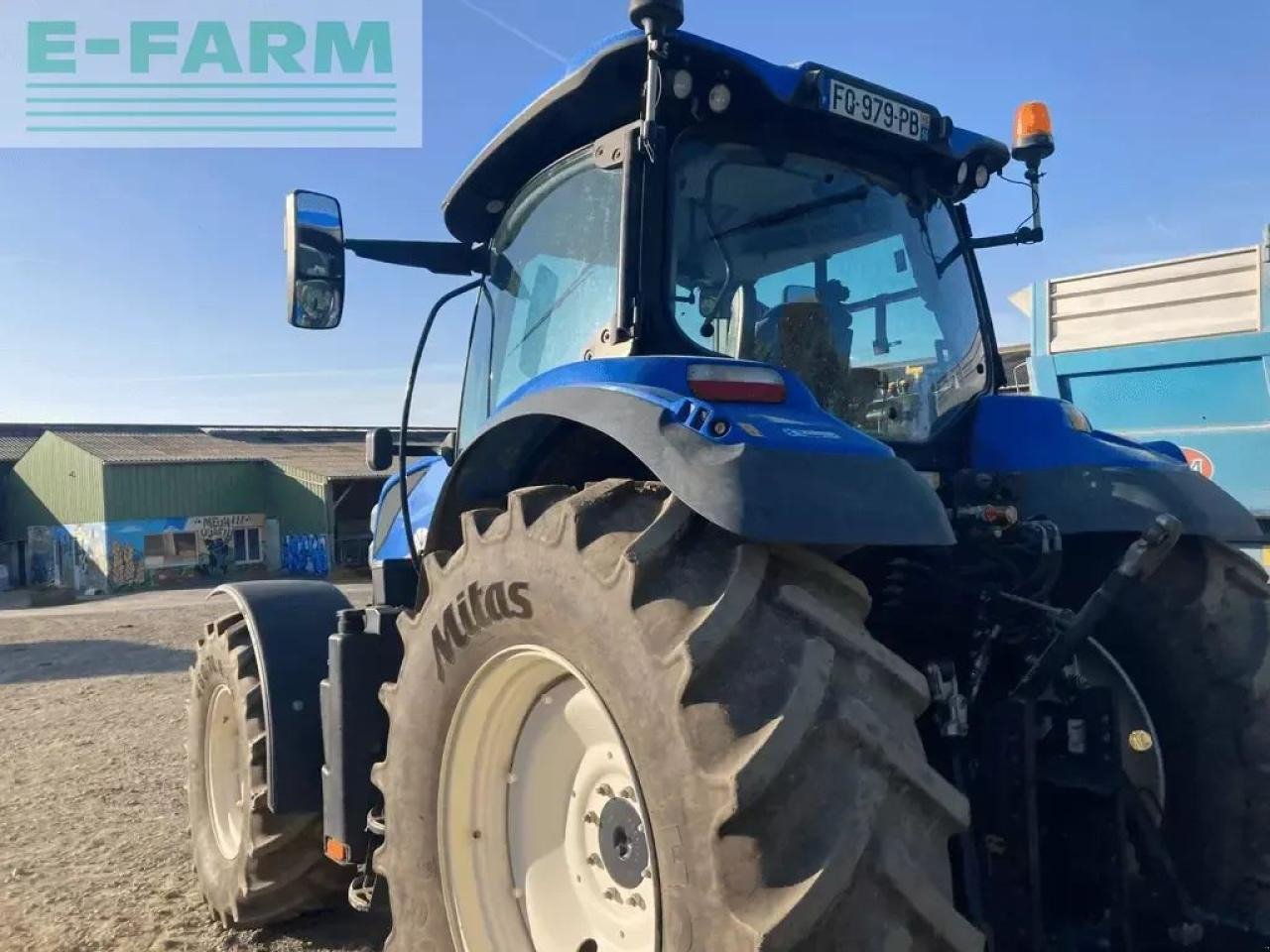 New Holland t7.165s range command s5 - Трактор: фото 2 New Holland t7.165s range command s5 - Трактор: фото 2