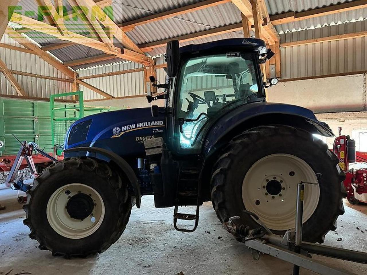 New Holland t7.185 rc - Трактор: фото 2 New Holland t7.185 rc - Трактор: фото 2